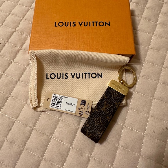 Louis Vuitton Accessories - Key Holder